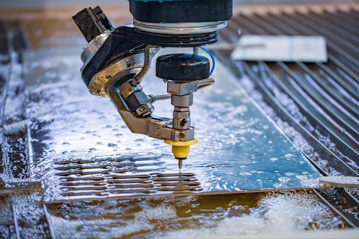 waterjet-cutting-metal-sheeting